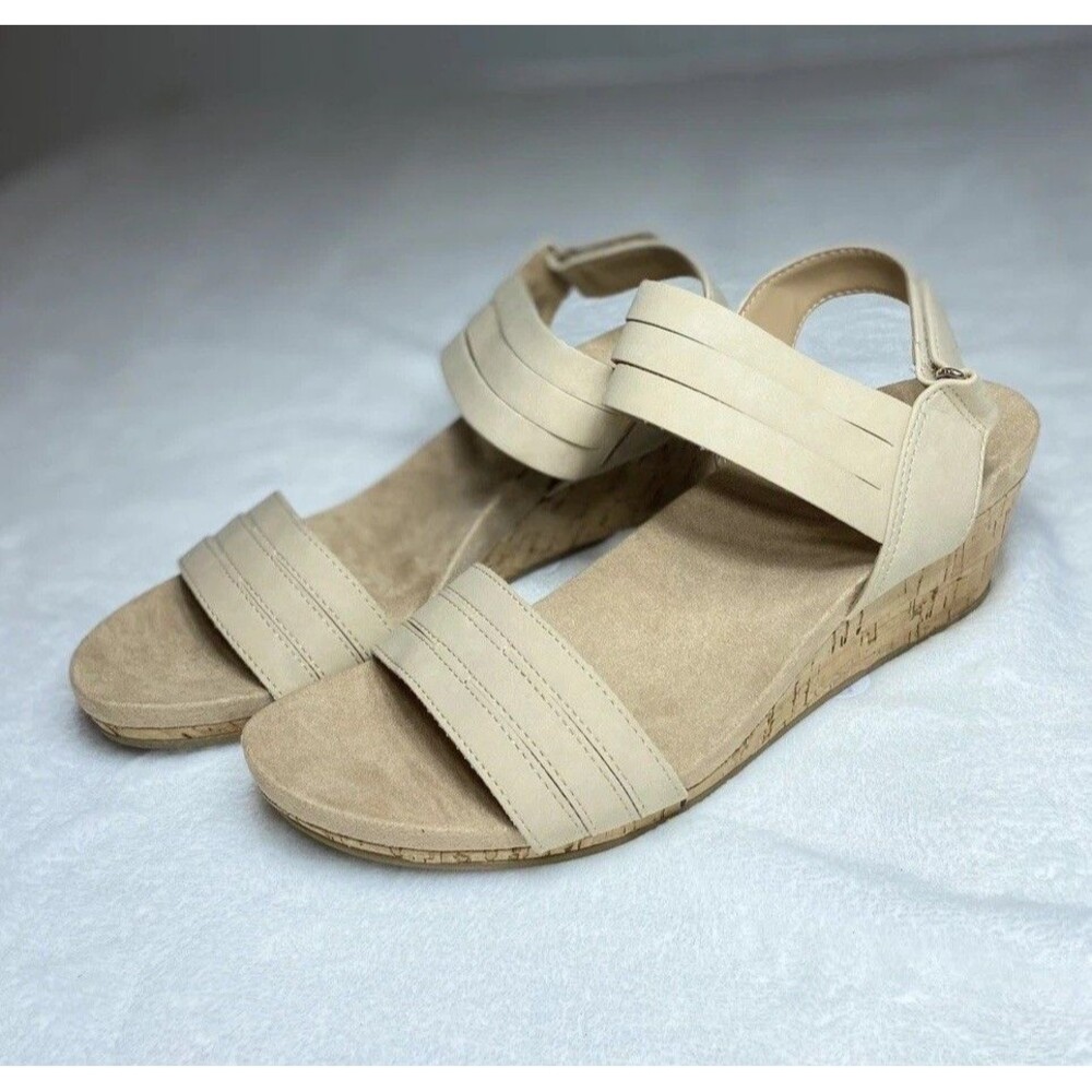 Abella True Comfort Womens Slingback Heel Beige Mantra  9.5M